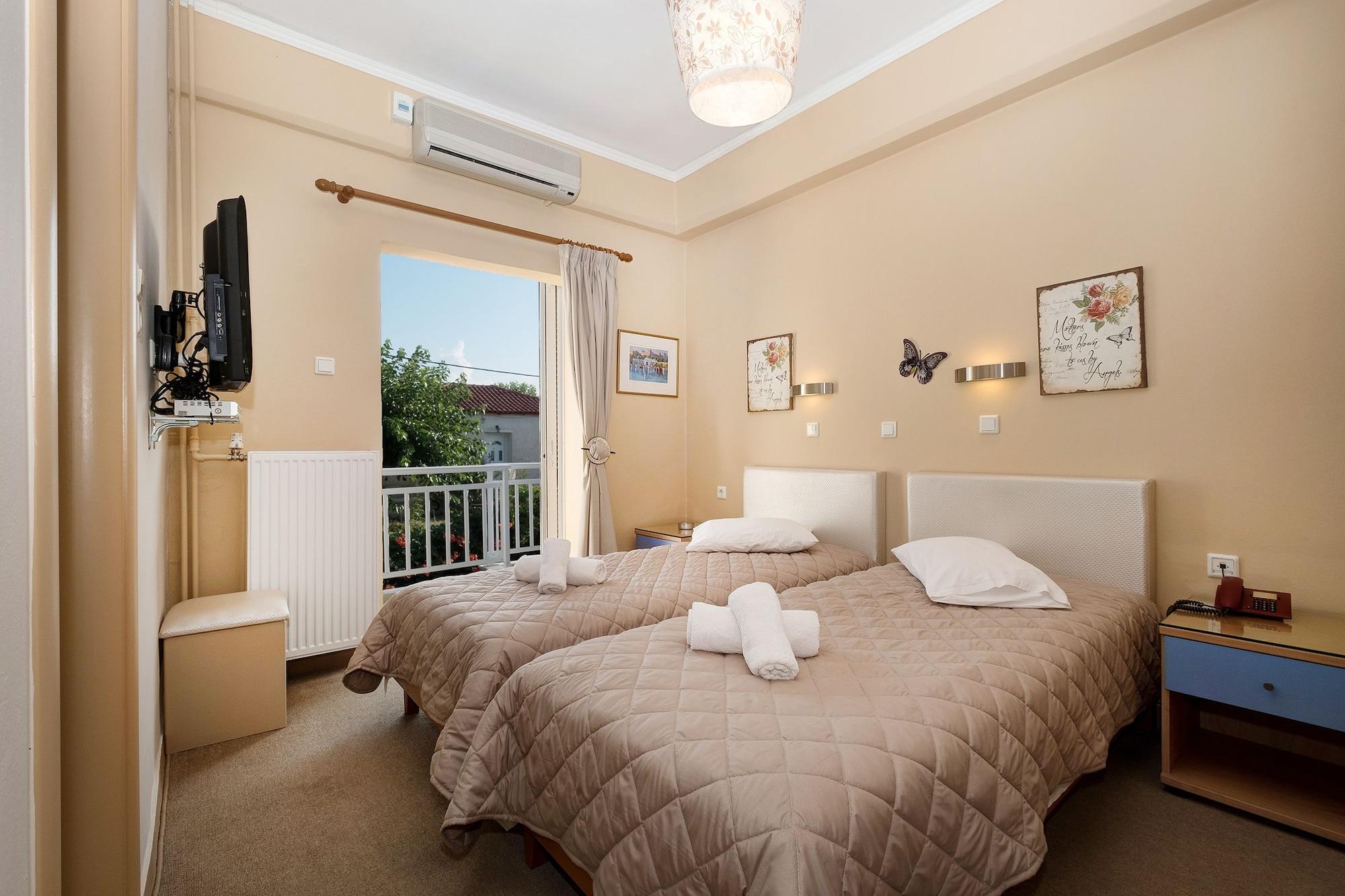 Hotel Taxiarhis ลูตราคิลลินิส ภายนอก รูปภาพ