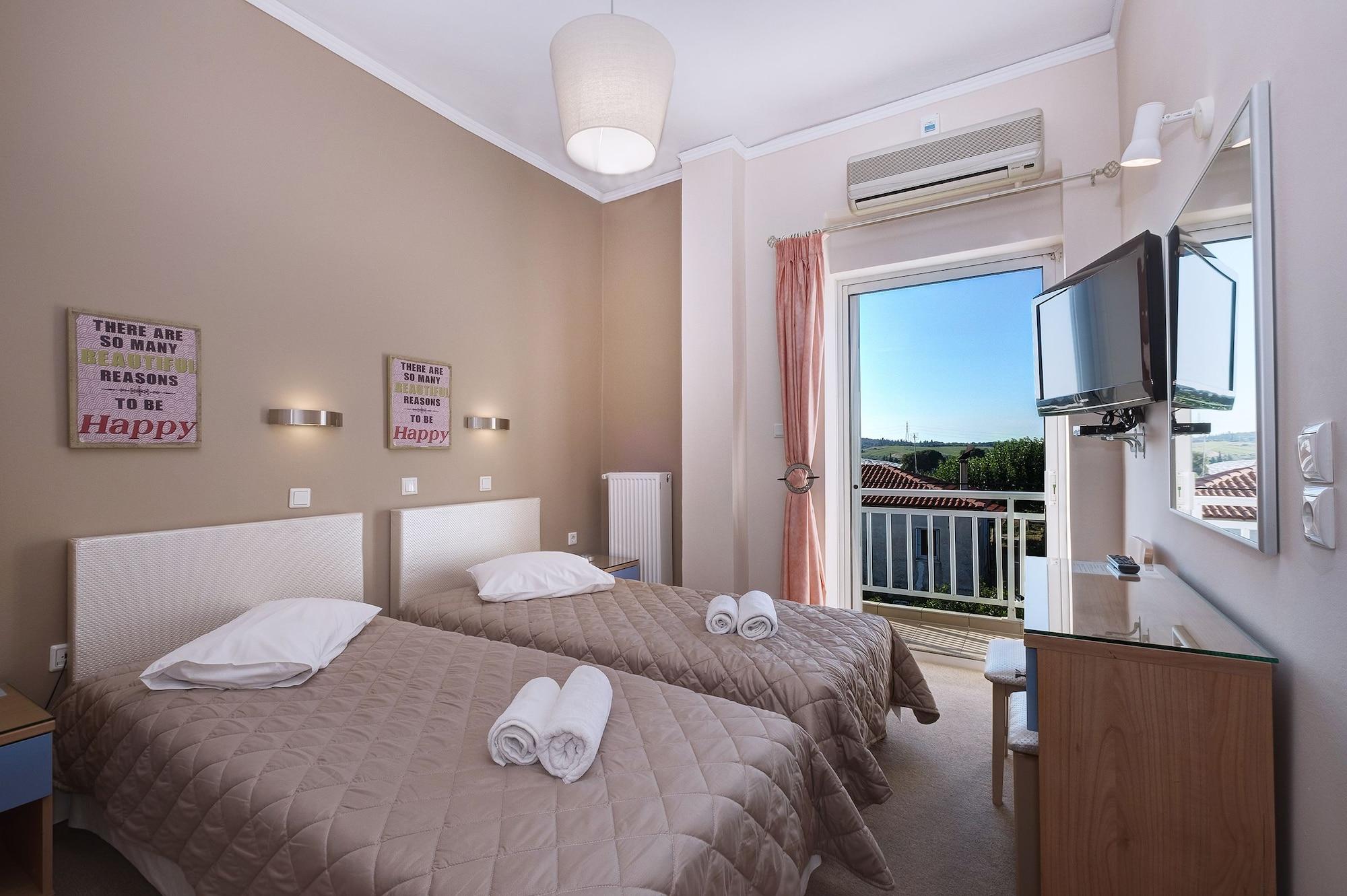 Hotel Taxiarhis ลูตราคิลลินิส ภายนอก รูปภาพ