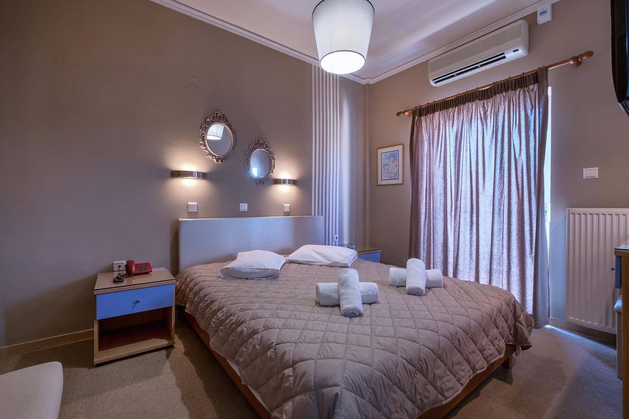 Hotel Taxiarhis ลูตราคิลลินิส ภายนอก รูปภาพ