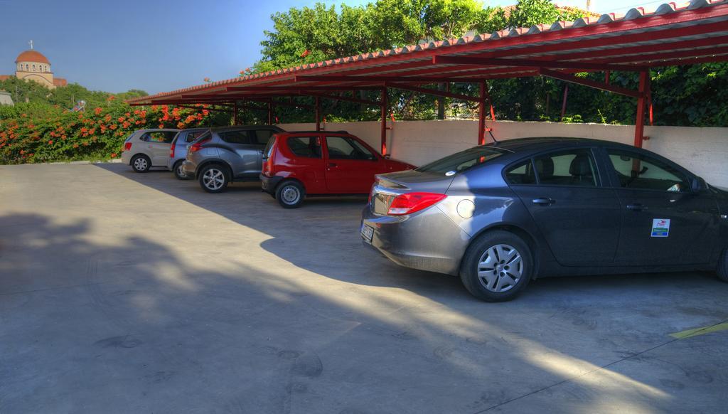Hotel Taxiarhis ลูตราคิลลินิส ภายนอก รูปภาพ
